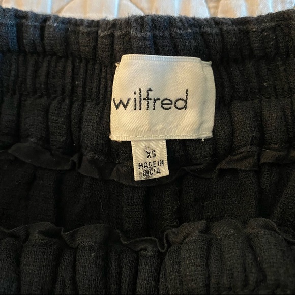 Aritzia | Wilfred | Bertaud Shorts — Black | Size XS - Picture 9 of 15
